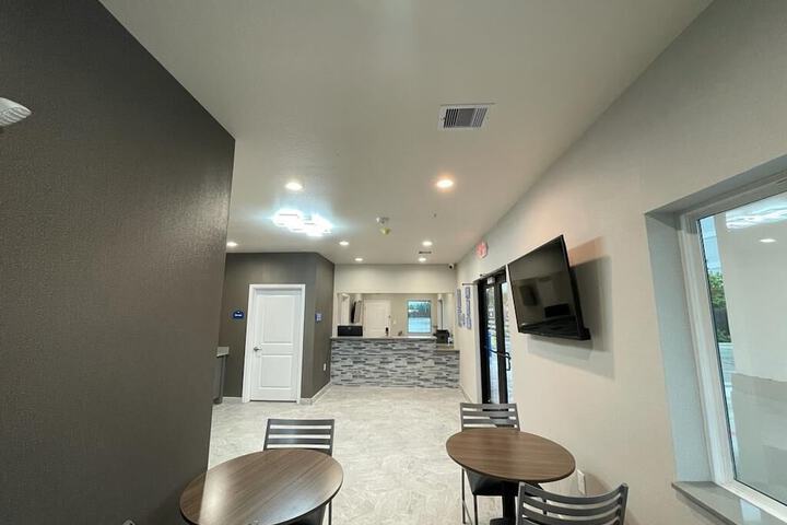 Hotel Interior 4 of 31