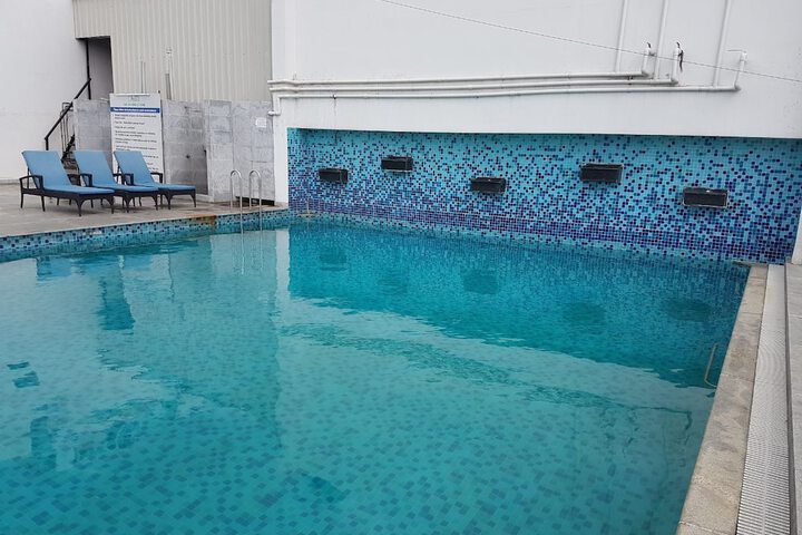 Hotel Pool