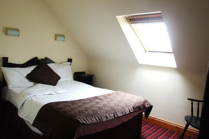Room 4 of 14