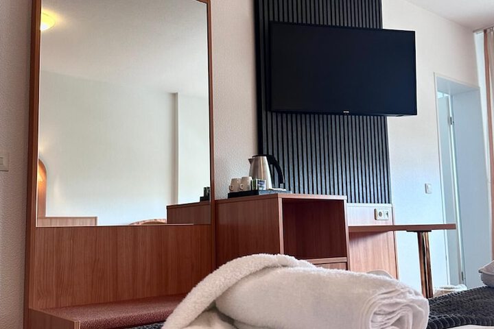 Room 27 of 56