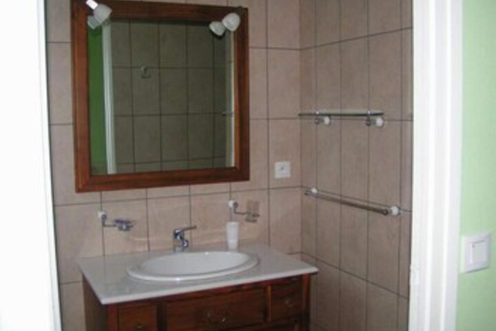 Room 5 of 38
