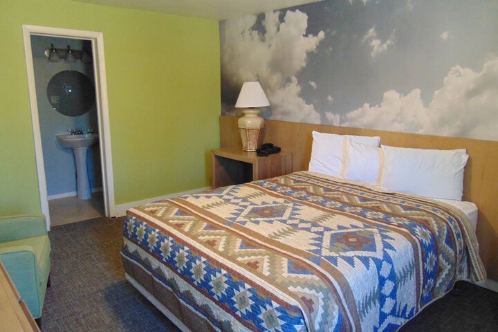 Room 13 of 64