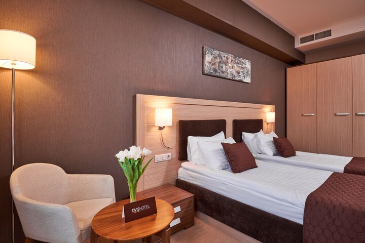 Room 25 of 74