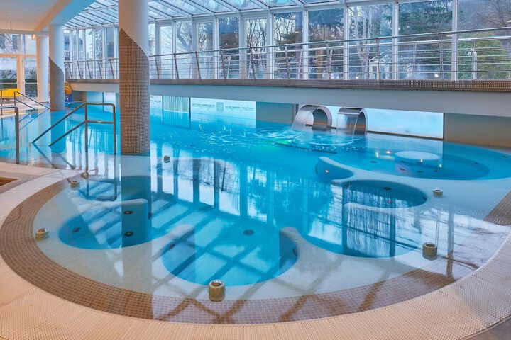 Pool 117 of 173