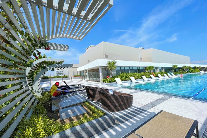 Sundeck 284 of 299