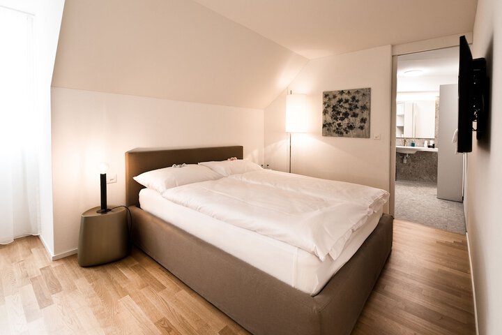 Room 13 of 24