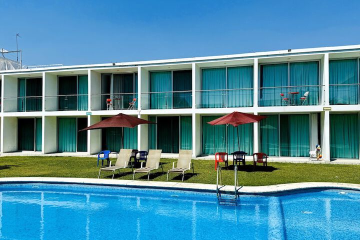 Hotel Exterior 41 of 41