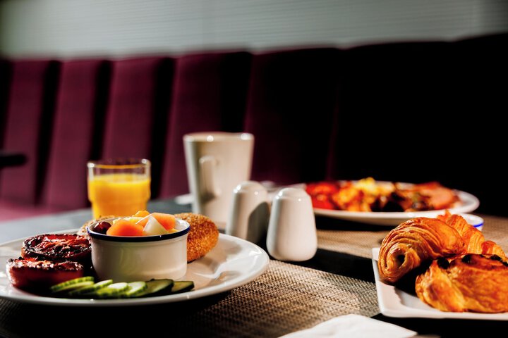 Breakfast/Coffee Service 84 of 106