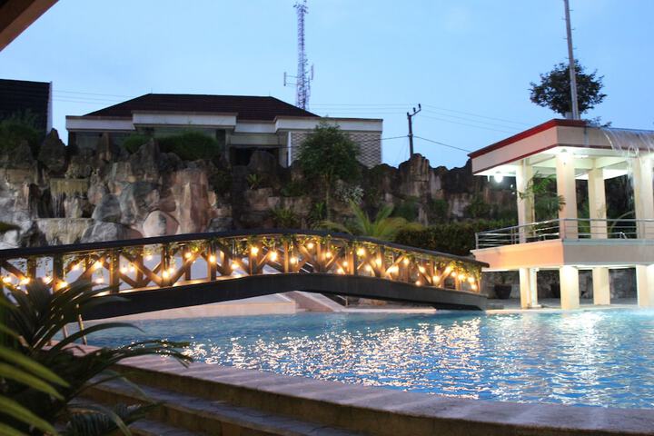 Hotel with Pool
