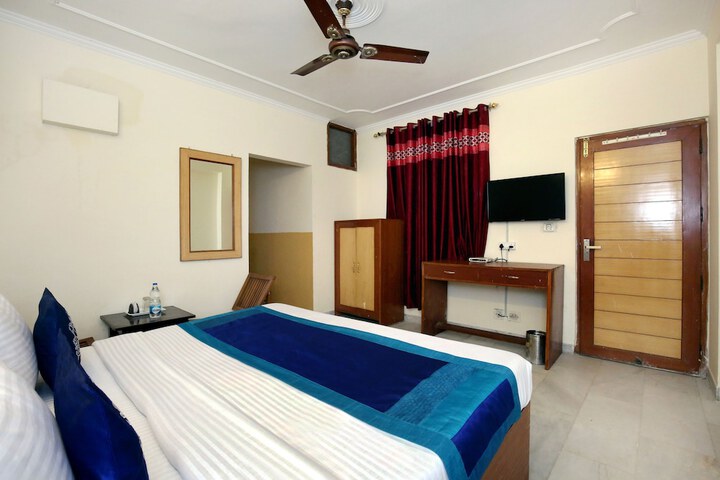 Room 15 of 17