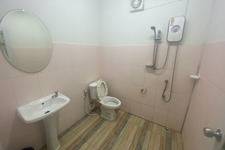 Room 162 of 195