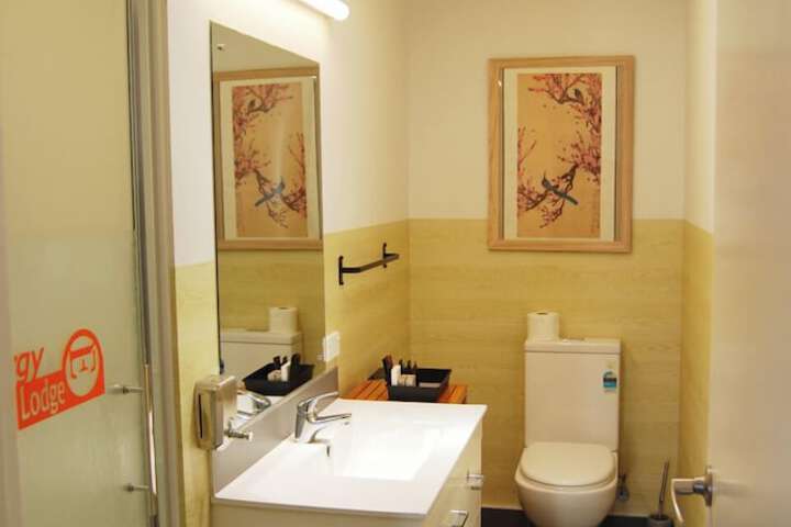 Room 18 of 21