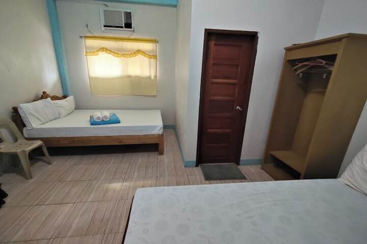 Room 7 of 39