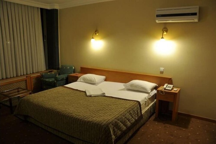 Room 5 of 21