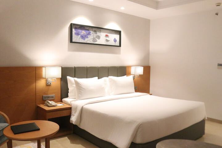 Room 17 of 119