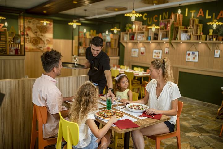 Dining 109 of 137