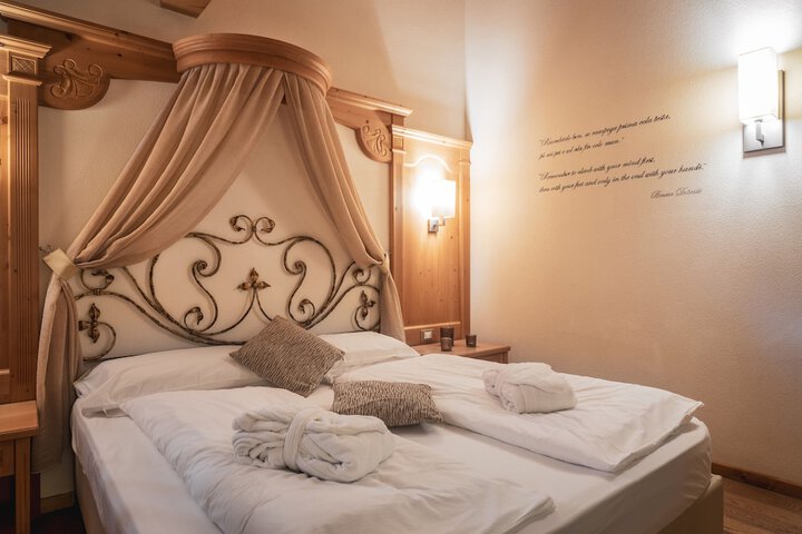 Room 18 of 110