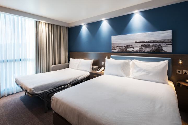 Room 7 of 42