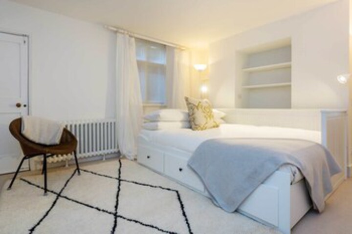 Room 20 of 26
