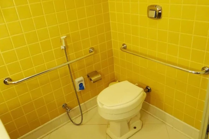 Room 15 of 39