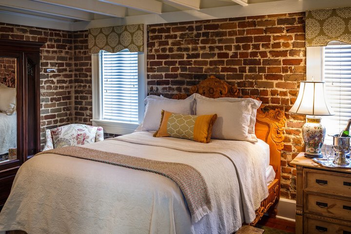 Room 15 of 158