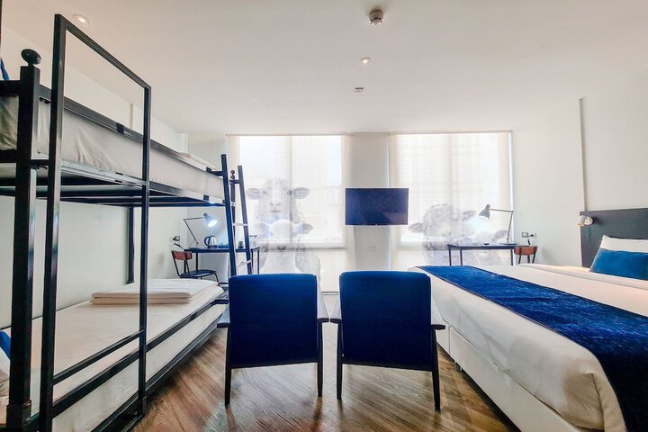 Room 33 of 103
