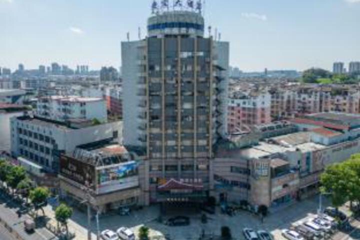 Xifeng Hotel (Yifeng Xinchang Middle Road Branch)