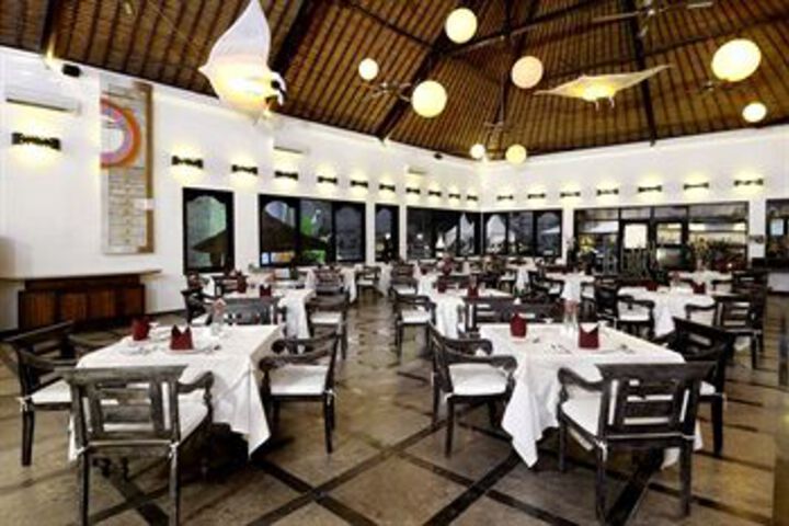 Dining 18 of 19