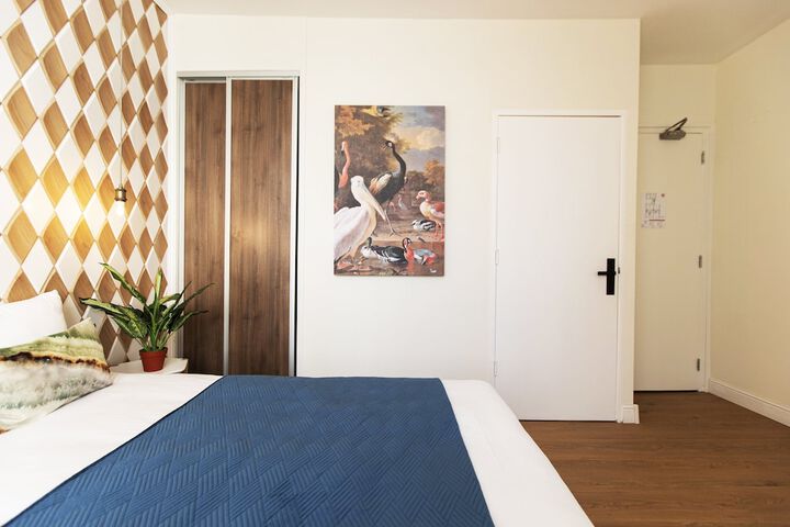 Room 14 of 100