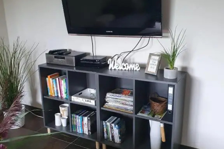 Room 6 of 11
