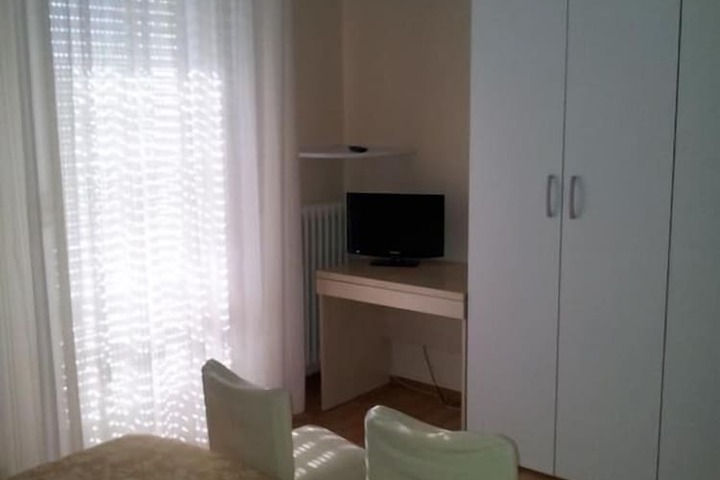 Room 12 of 44