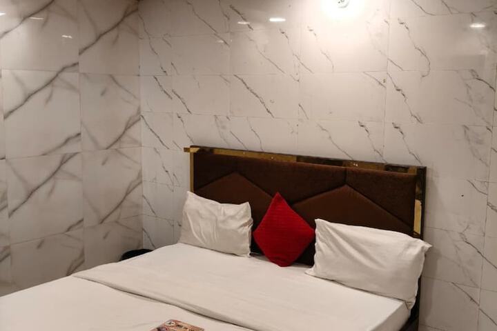 Room 7 of 22