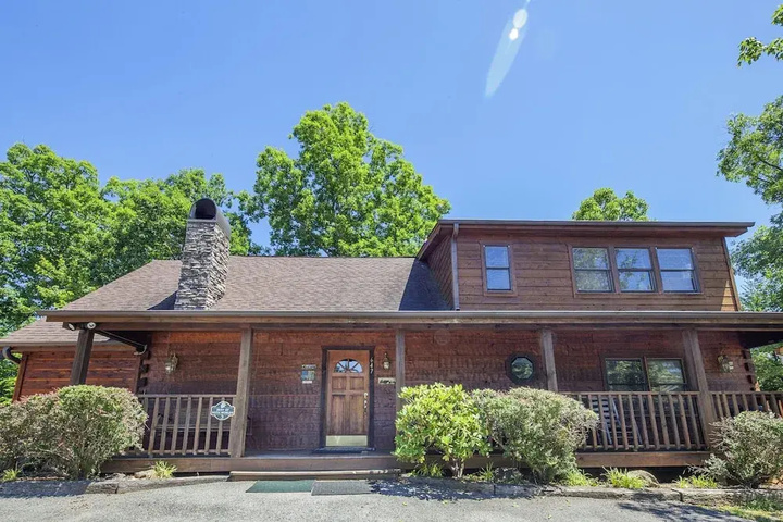 Photo of Best of Both Worlds by Eagles Ridge Resort
