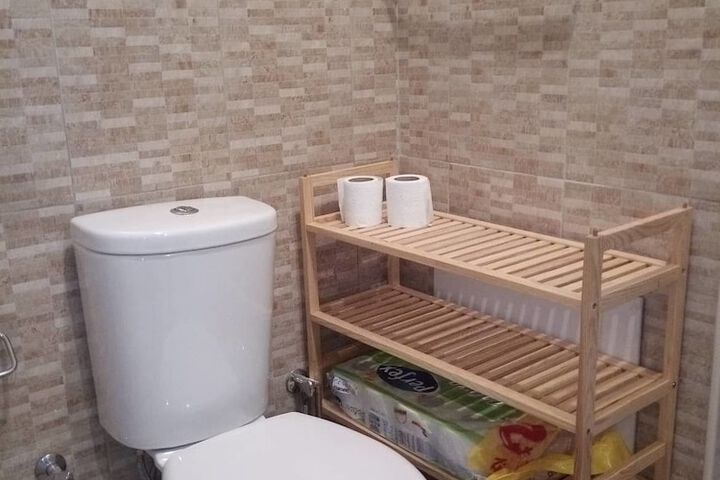 Room 9 of 11