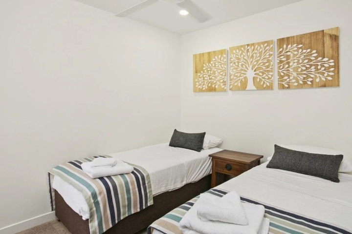 Room 2 of 11