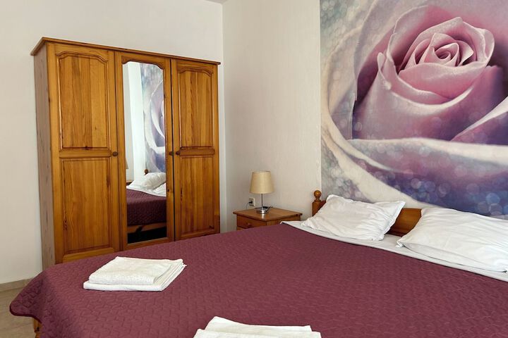 Room 72 of 146