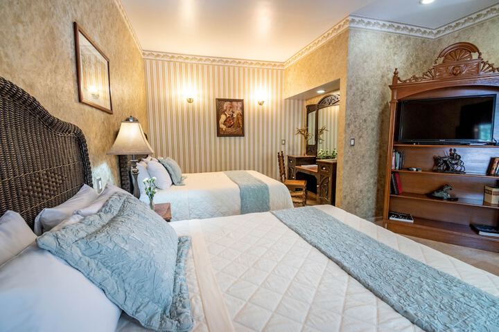 Room 10 of 90
