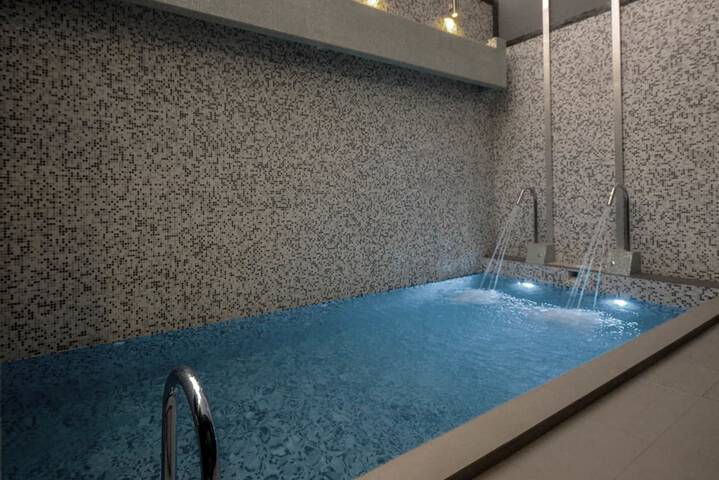 Pool 22 of 32