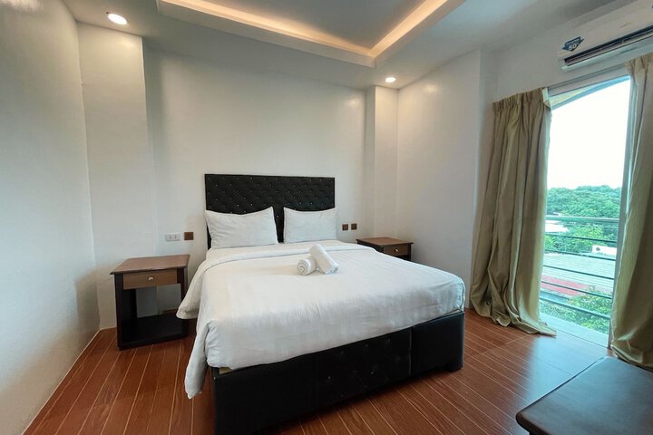 Room 16 of 79