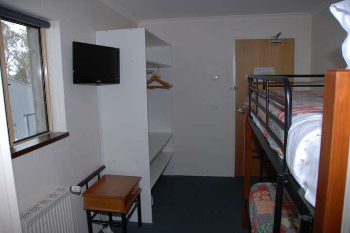 Room 13 of 35