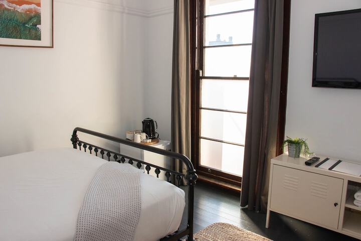 Room 102 of 192