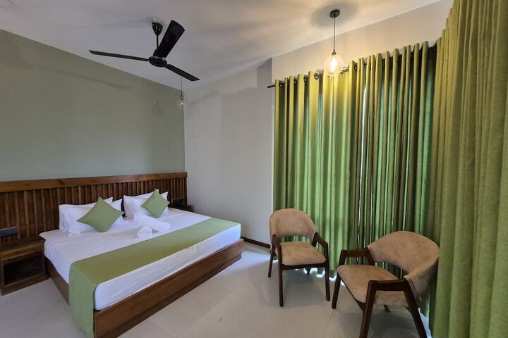 Room 18 of 77