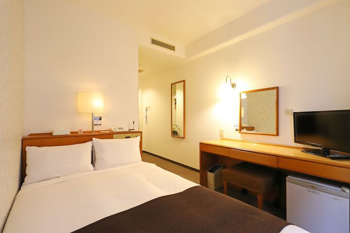 Room 9 of 35