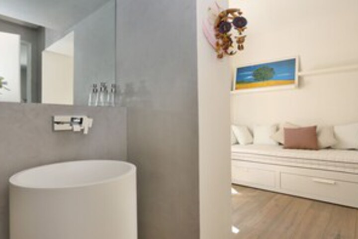 Room 6 of 22