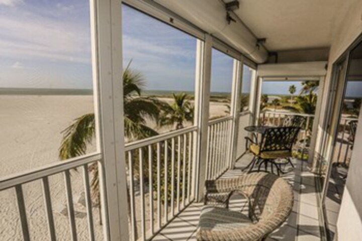 Castle Beach 206