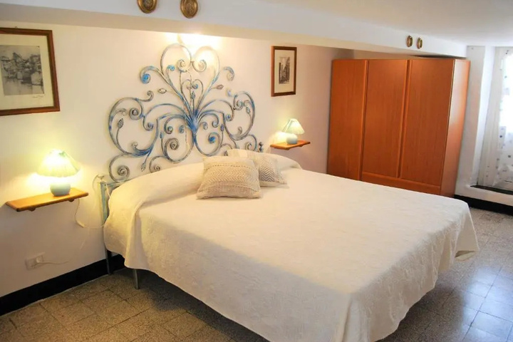 Room 4 of 23