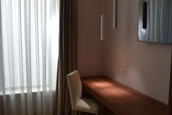 Room 10 of 36