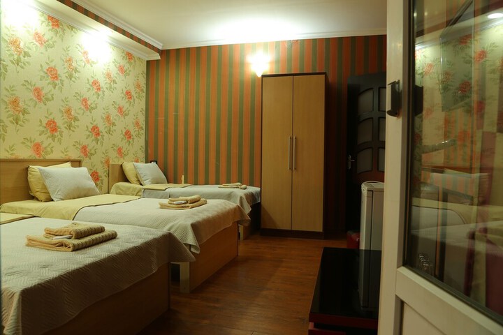 Room 18 of 110
