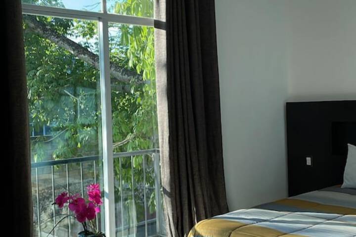 Room 10 of 18
