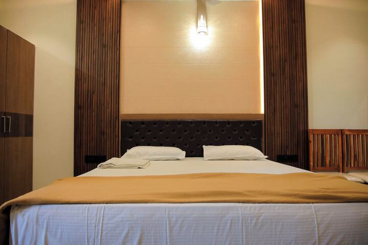 Room 12 of 68